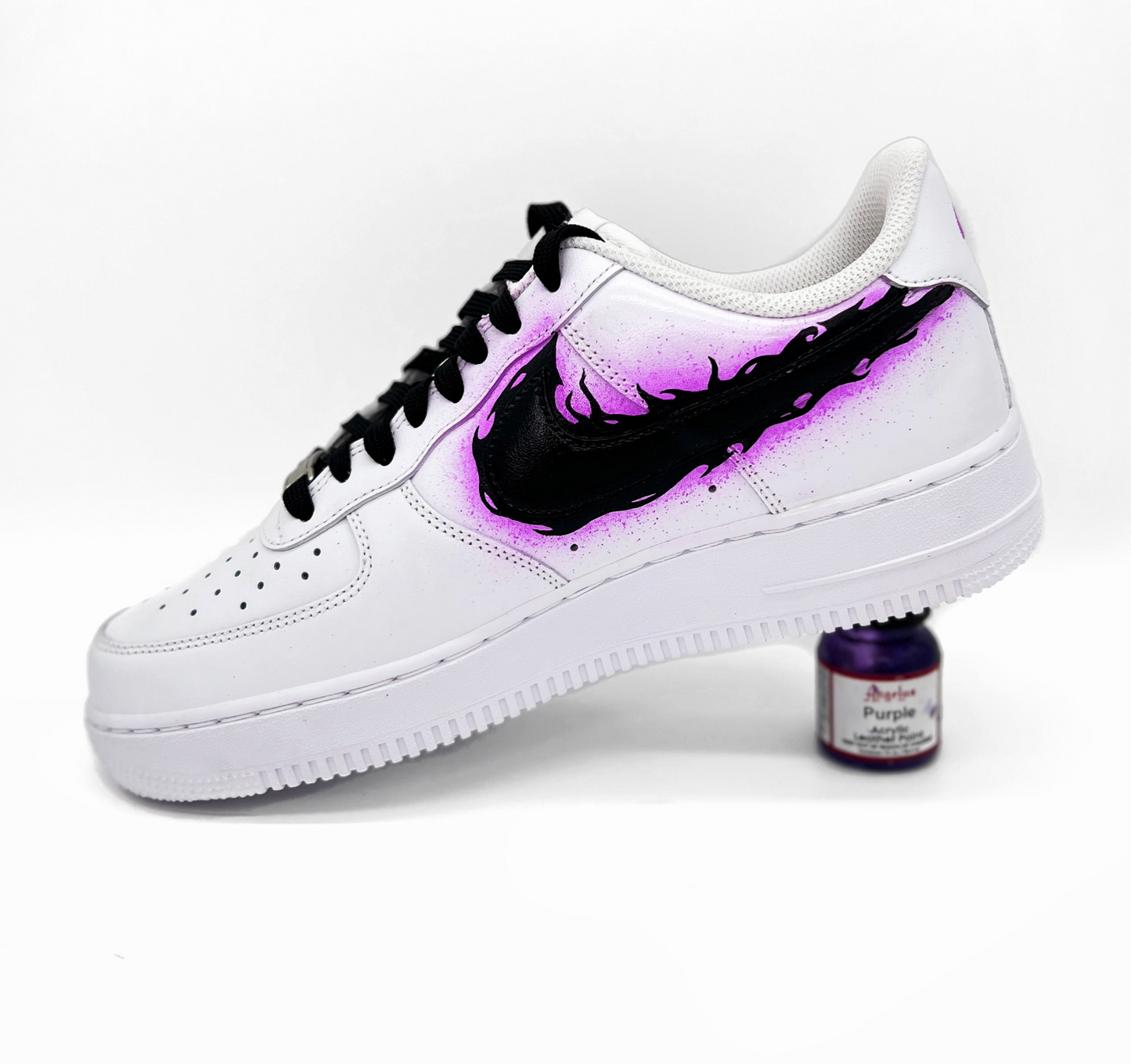 Custom Hand-Painted Sneakers – Sung Jin-Woo & Beru (Solo Leveling Inspired)