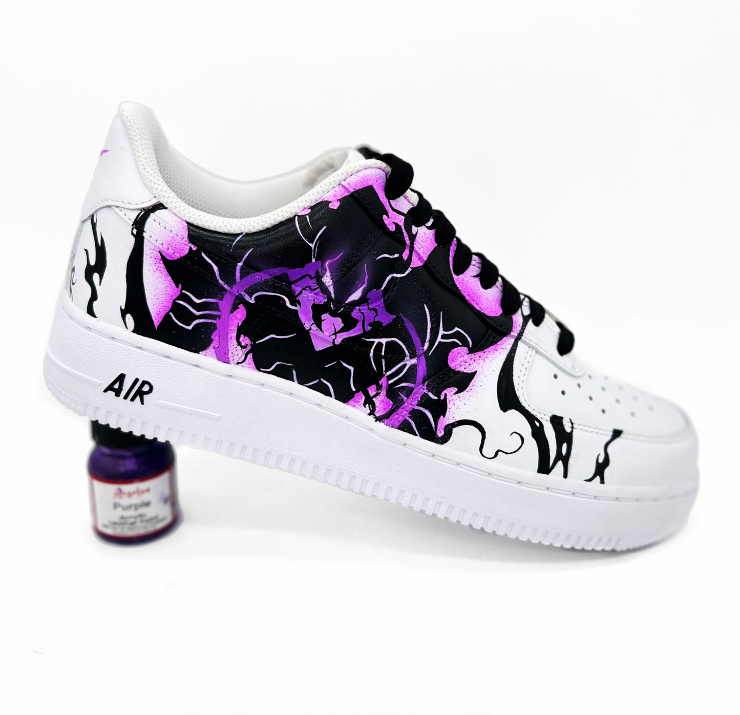 Custom Hand-Painted Sneakers – Sung Jin-Woo & Beru (Solo Leveling Inspired)